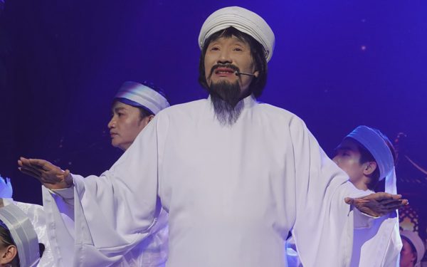 Minh Vương, Lê Thiện, Thanh Tuấn hát mừng 50 năm Nhà hát Trần Hữu Trang, khán giả vỗ tay không ngớt
