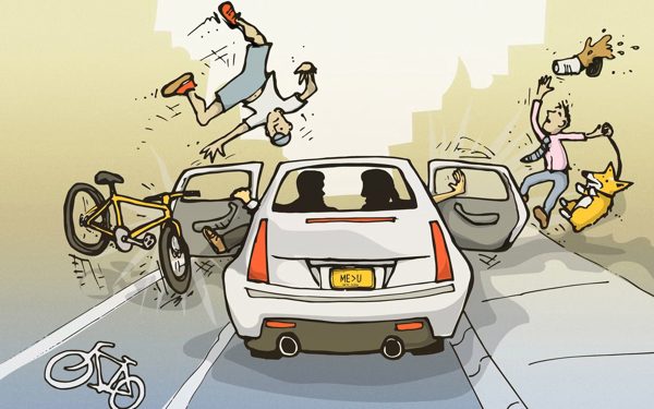 Mở cửa xe bất ngờ gây tai nạn liên hoàn, ai phải bồi thường?