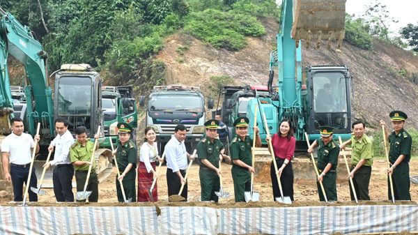 Mở đường trên núi Giăng Màn giúp người Chứt rộng đường kết nối