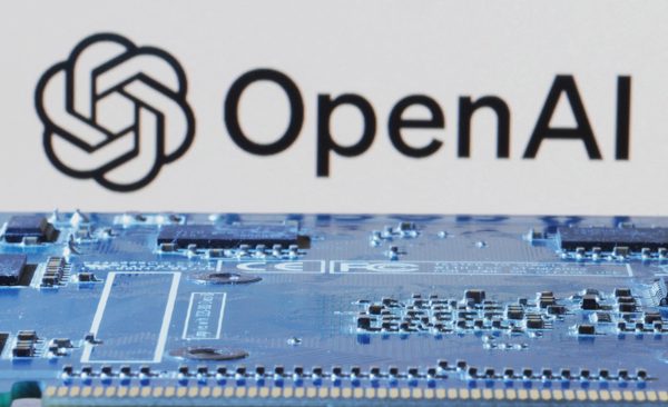 Mô hình AI tự thiết kế và cải tiến chip bán dẫn