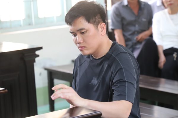 Mở lại phiên tòa xét xử tài xế tông tử vong nữ sinh ở Vĩnh Long