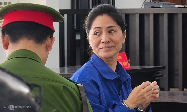 Mở lại phiên xét xử chủ show 'Về đây bốn cánh chim trời' lừa dối khách hàng
