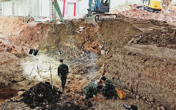 Mở rộng phạm vi tìm kiếm hài cốt liệt sĩ tại vị trí thứ nhất trong công viên Lê Thị Riêng