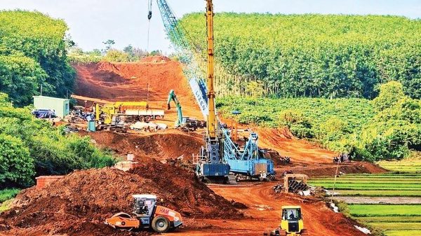 Mở trục đông-tây, khơi thông kết nối đại ngàn