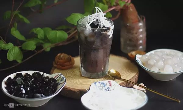 Mọc mụn có nên ngưng uống sữa ăn đồ ngọt?