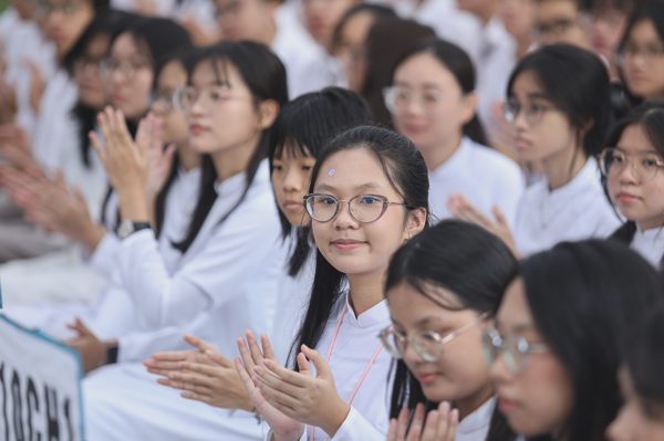 Mới: Điều chỉnh chương trình phổ thông, chú trọng lịch sử, lòng yêu nước