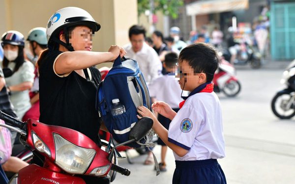 Mới lớp 6 đã học đến 23h, vì đâu?