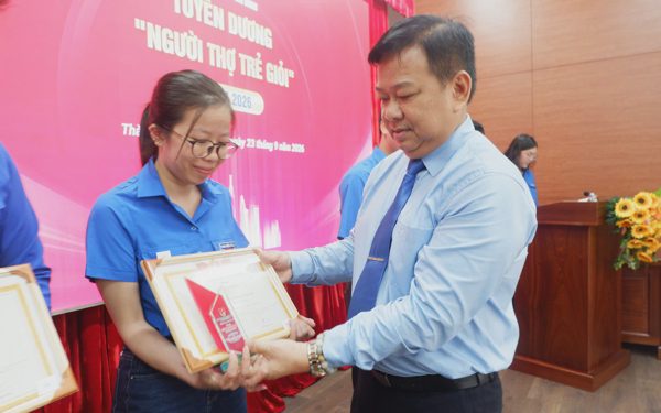 Mỗi tấm gương, từng việc nhỏ cùng góp tạo nên giá trị lớn