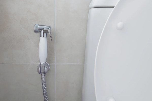 Món đồ quen thuộc tại nhà vệ sinh ở Việt Nam, ít thấy ở Mỹ hay châu Âu
