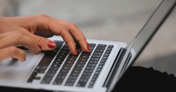 Một bộ phận trên laptop có thể ngốn pin nhiều hơn CPU