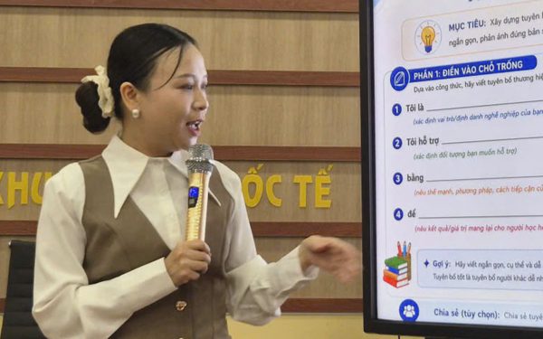 Một câu nhắn, một bài đăng mạng và những tổn thương thầy cô không ngờ tới