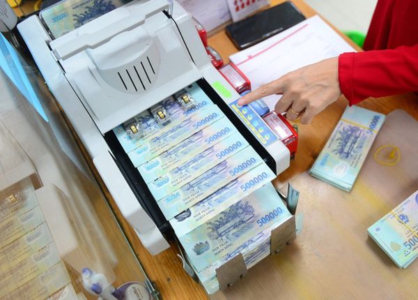 Một công ty sách mang hơn 1.000 tỉ cho vay ngắn hạn lãi suất 12%