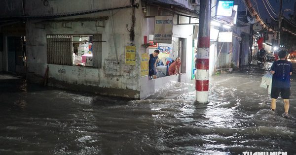 Một đêm ngập ở TP.HCM, có gia đình mất cả trăm triệu: Nước rút, thiệt hại còn đó