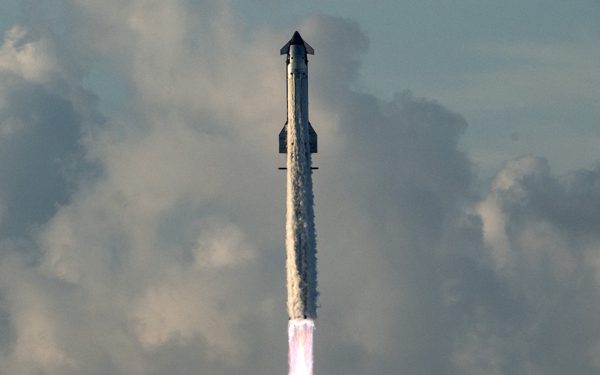 Một động cơ 'tắt' giữa đường, siêu tên lửa Starship vẫn lần đầu bay lên quỹ đạo thành công