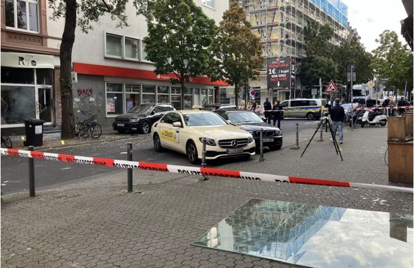 Một loạt vụ nổ bí ẩn làm rung chuyển thành phố Frankfurt