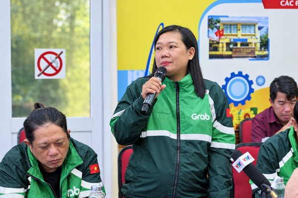 Một ngày làm xe ôm công nghệ