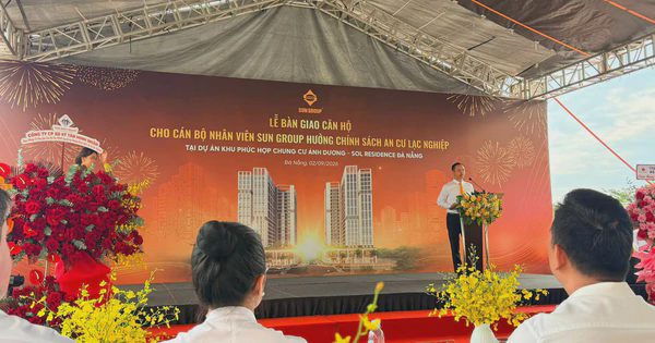 Một ông lớn BĐS tặng hàng loạt căn hộ cho nhân viên ngay dịp 2/9 vừa qua...trong thư tuyển dụng còn có lời mời hấp dẫn làm đủ từ 7 năm được xét tặng nhà