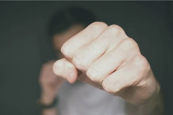 Một phụ nữ ở Hà Nội lĩnh 3 năm tù vì nhiều lần đánh đập, lăng mạ mẹ già