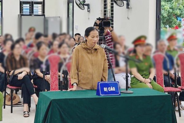 Một phụ nữ ở Hải Phòng lĩnh 24 tháng tù treo vì dùng hàn the làm giò chả