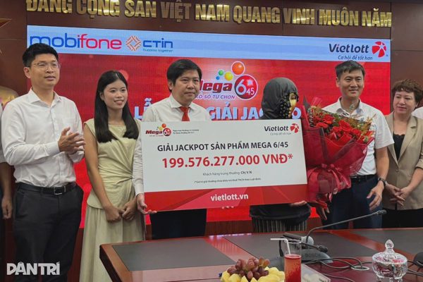 Một phụ nữ trúng Vietlott kỷ lục gần 200 tỷ đồng