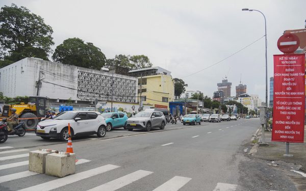 Một số đoạn Nguyễn Thị Minh Khai, Cách Mạng Tháng Tám thành đường một chiều