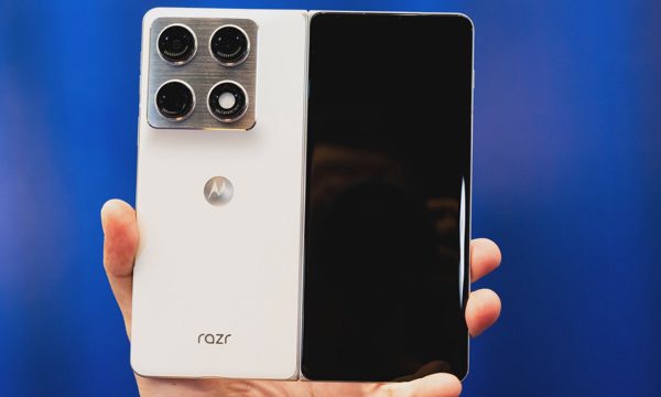 Motorola ra smartphone gập Rarz Fold, giá 48 triệu đồng