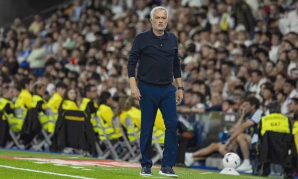 Mourinho bỏ họp báo sau trận thắng Villarreal