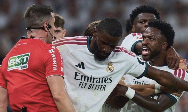 Mourinho chất vấn thời điểm công bố án phạt Vinicius