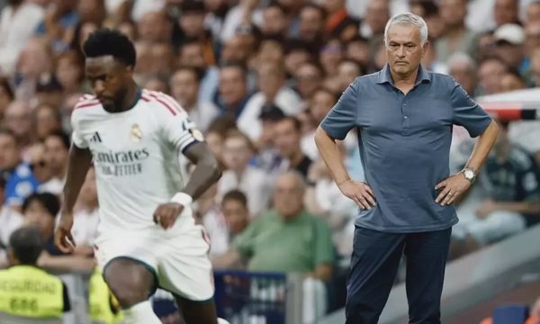 Mourinho: 'Không cầu thủ nào là bất khả xâm phạm ở Real'