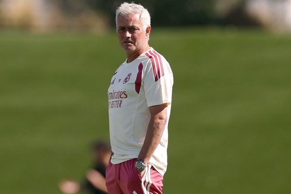 Mourinho làm gì trong buổi ‘thử lửa’ đầu tiên trở lại Real Madrid?