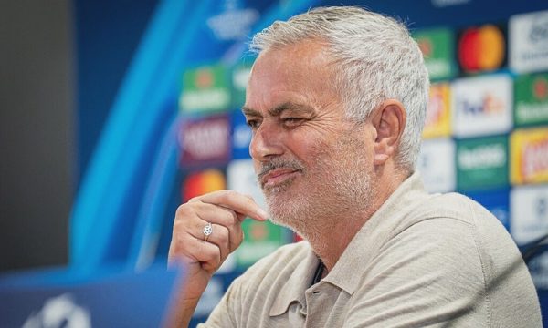 Mourinho úp mở lý do tẩy chay họp báo ở La Liga