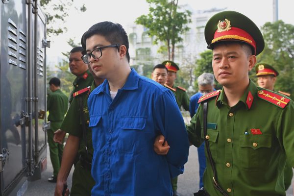 Mr Pips khai lý do mua ô tô 4 tỷ đồng tặng cho anh trai của người yêu