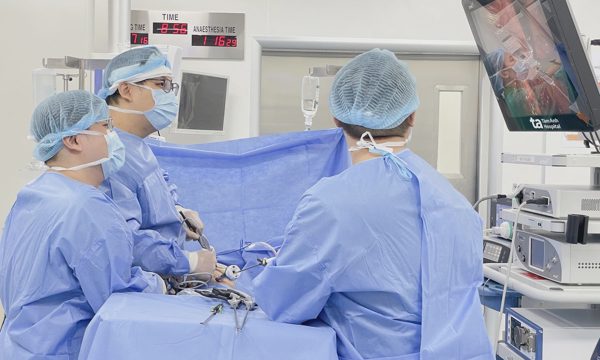 Mủ đặc chèn ép gây xẹp phổi người đàn ông