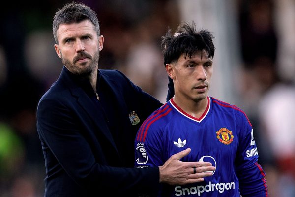 MU đấu Leeds giữa tranh cãi: Những vấn đề của Carrick