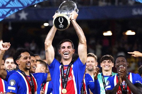 MU sẵn sàng chi đậm cho ứng viên Quả bóng vàng Fabian Ruiz