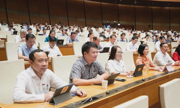 Mua, bán hàng với nước ngoài qua sàn online phải định danh điện tử