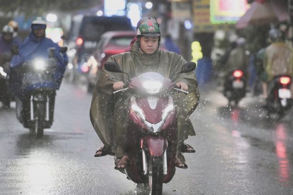 Mưa dông ở TPHCM và Nam Bộ có xu hướng giảm dần