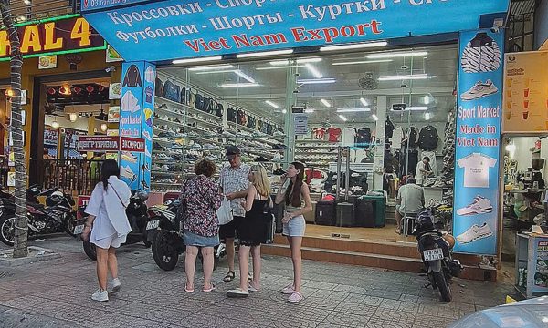 Mua giày ở Nha Trang gửi sang Nga mới phát hiện hàng giả