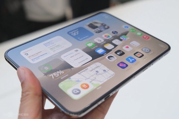 'Mua iPhone Duo gập giá trăm triệu để làm gì khi đã có iPad?'