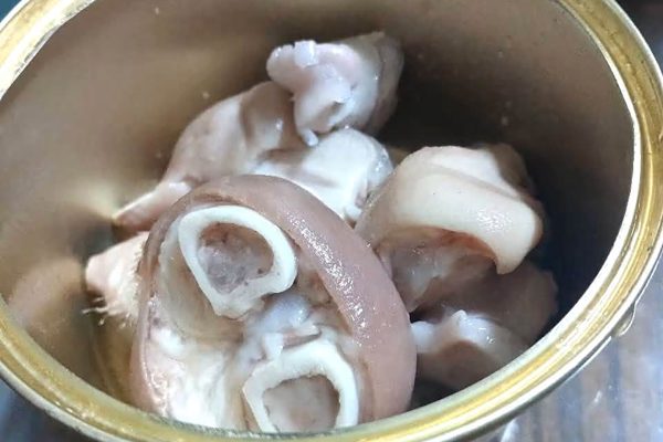 Mua khâu nhục Thất Khê, mở hộp thấy chân giò: Hé lộ thủ đoạn của người bán
