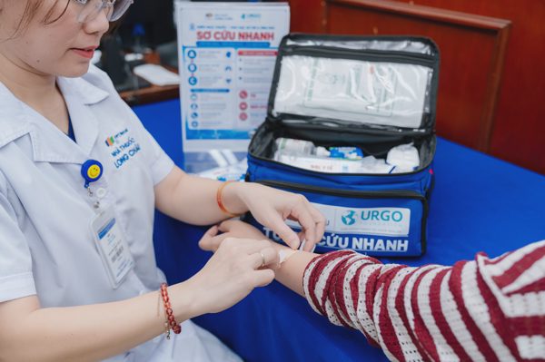 Mưa lớn gia tăng nguy cơ tai nạn: Long Châu sẵn sàng nguồn lực hỗ trợ sơ cấp cứu cộng đồng