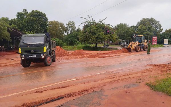 Mưa lớn, hồ chứa xả nước, vùng hạ du Bình Thuận cũ sẵn sàng ứng phó