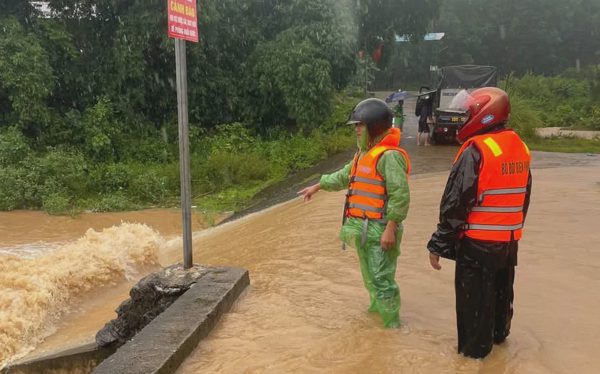 Mưa lớn khiến nhiều khu vực miền núi Quảng Trị bị chia cắt