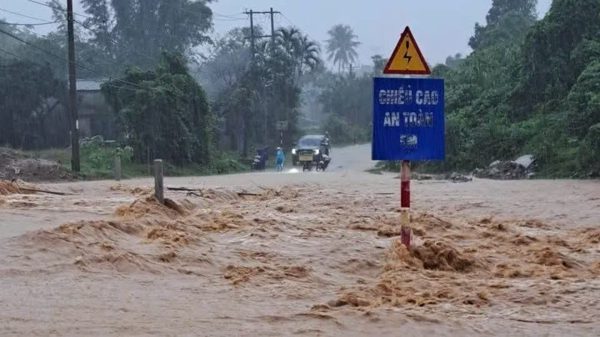 Mưa lớn, lũ tiếp tục diễn biến phức tạp ở Bắc Bộ và Bắc Trung Bộ