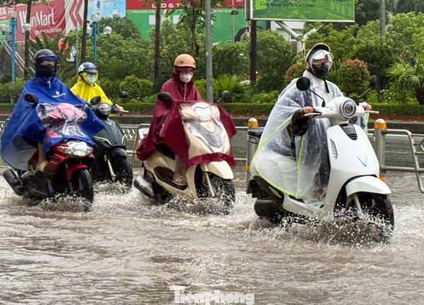 Mưa lớn ở miền Bắc kéo dài thêm