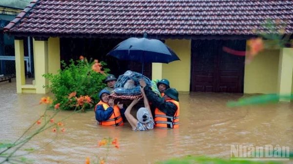Mưa lớn tiếp diễn, nhiều khu vực nguy cơ lũ quét, sạt lở đất