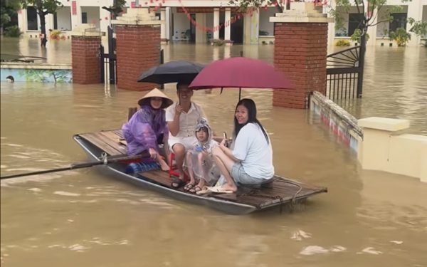 Mưa lớn tiếp tục ở Bắc Bộ, Thanh Hóa và Nghệ An đêm nay, nhiều xã phường có khả năng ngập