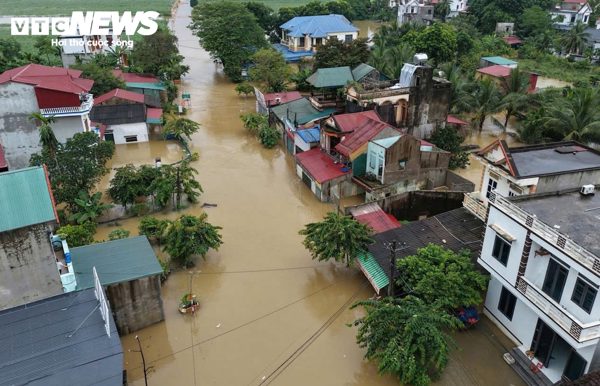 Mưa lũ khiến hơn 2.200 nhà dân bị ngập, 10.000ha cây trồng thiệt hại