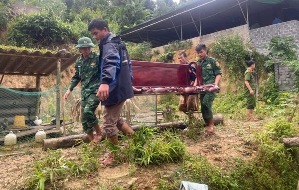 Mưa lũ, sạt lở đất, Thanh Hóa sơ tán gần 900 người dân khỏi vùng nguy hiểm