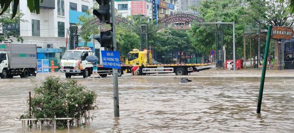 Mua nhà triệu USD vẫn loay hoay chống ngập